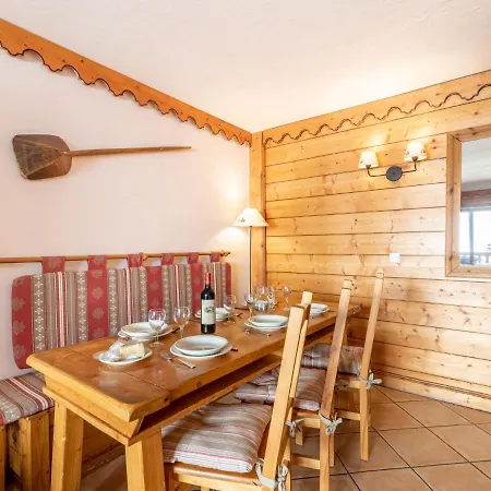 Apartment Ecrin Des Neiges - Val Claret-4 By Interhome