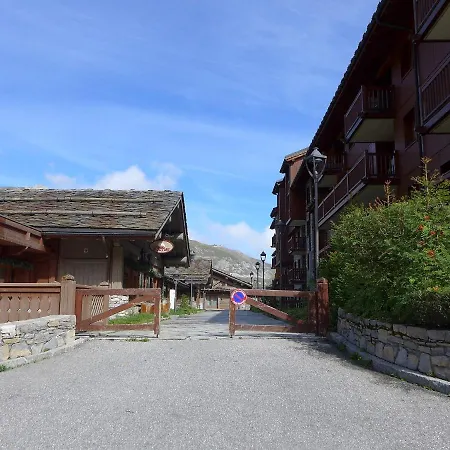 Apartment Ecrin Des Neiges - Val Claret-4 By Interhome