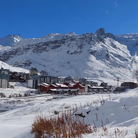 Apartment Ecrin Des Neiges - Val Claret-4 By Interhome *